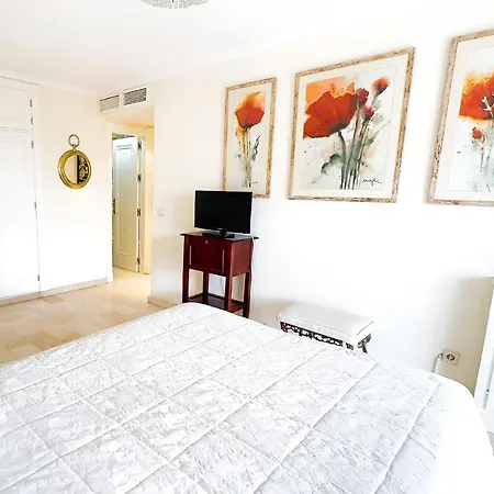 Pm 1-7a. Spacious Two Bedroom In Centre. * 马尔韦利亚