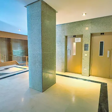 公寓 Pm 1-7a. Spacious Two Bedroom In Centre.