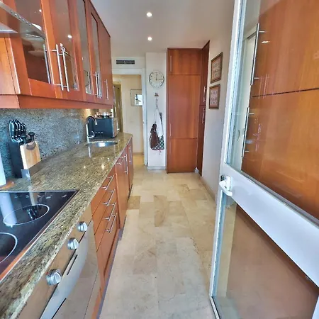 Pm 1-7a. Spacious Two Bedroom In Centre. 公寓 马尔韦利亚